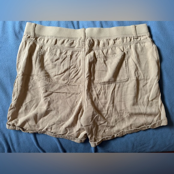 🍉George 20W shorts, super soft, flat elastic waist band tan, embroidery EUC - Picture 2 of 8